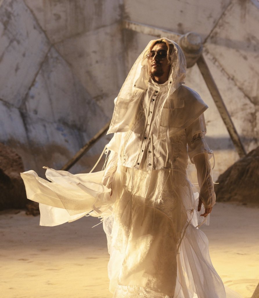 COUNTDOWN FRIDAY📻
わーい😆🙌
ﾔﾀ───ヽ(〃∀〃)ﾉ───♪
㊗️2025年間総合チャート第1位🏆✨
『#Hachikō』🐕🐾
ヽ(*´∀｀)ﾉｵﾒﾃﾞﾄ─ｯ♪🎉🎉🎉
#カウント807 #FＭAICHI
#藤井風　#FujiiKaze