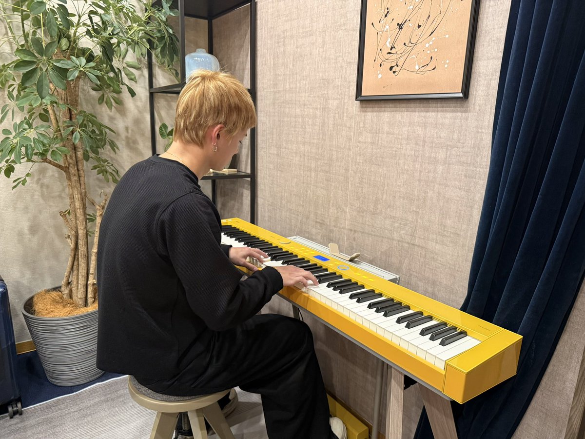 ballistik_fext's tweet image. 昨晩、Billboard楽屋にて💪🏻🔥🎹

#タンクトップBrothers
#まさかのベルトまでお揃い
#気合い十分
#合間でバンドへ向けた練習も頑張ってました

@RIKU1994810 さん
#RIKUのMUSICTIMES
#日髙竜太 
#バリマネのちょっとした共有