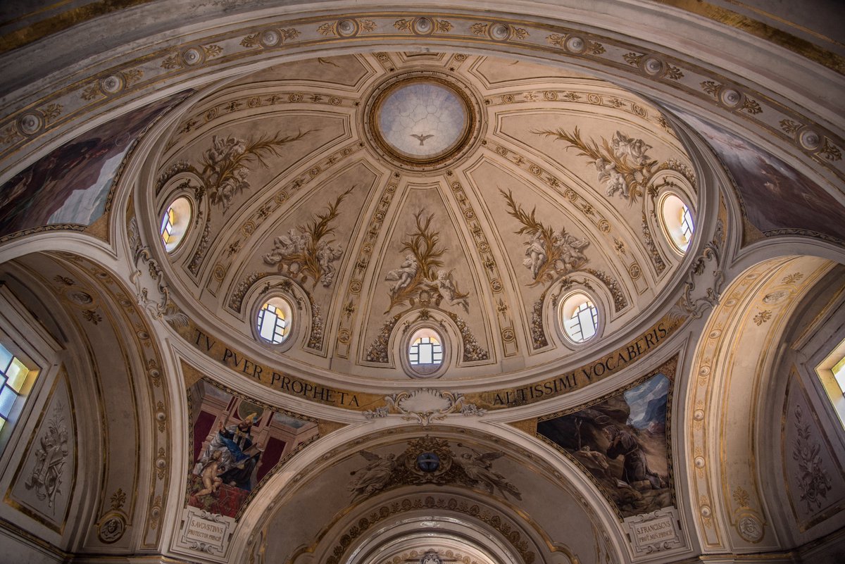 📷#ScattiSparsi tra i #LepiniIn occasione dei Cammini Giubilari lungo la #ViaFrancigena del Sud (
<a href="/gruppodeidodici/">Gruppodeidodici</a>
) Tappa del #TrekkingUrbano è la #Chiesa  Colleggiata del Sacro Cuore di Gesù, nel #ComunediCarpinetoRomano, che custodisce la statua di #PapaLeoneXIII.