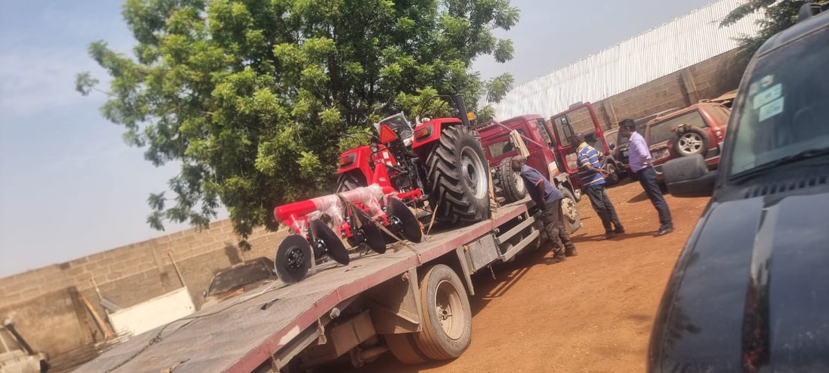 kstyagi_72's tweet photo. Showcased Mahindra tractors in Tamale, Northern Ghana! 🚜 Farmers &amp; partners engaged, pipeline built ahead of harvest. Ready to support farmers faster &amp; reliably.

#Mahindra #Agriculture #Tamale #FarmMechanization #FarmersFirst https://t.co/uMv5Y1VCEY