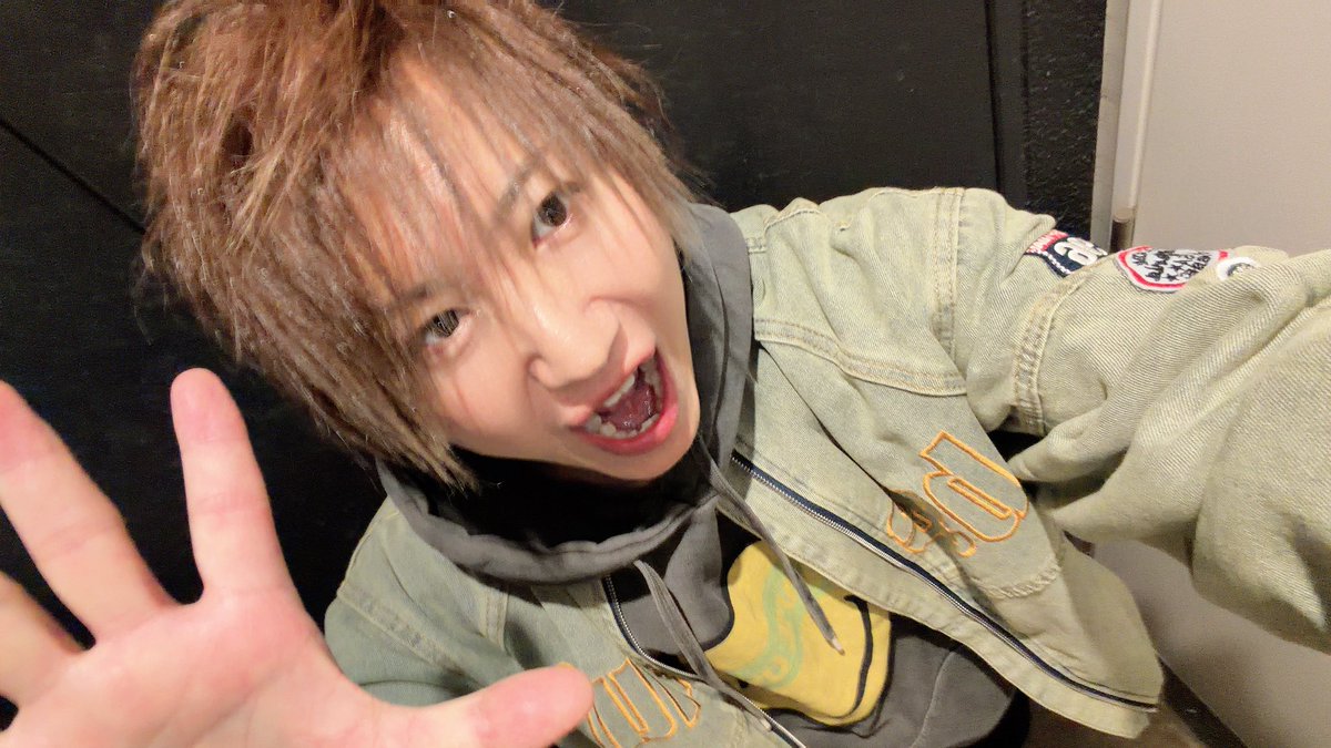 subsyc's tweet photo. 絆を深める！しんやっちょ
ファンミーティング 2025 in 日の出

TikTok 生配信
https://t.co/eZOFmA79UH https://t.co/i0s9BzECTd
