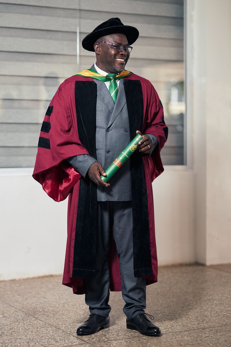 CONGRATULATIONS, Edmond Nelson Amasah, Esq., PhD 🔥
We celebrate you as one of the first PhD in Law graduates from KNUST and Ghana! 
As Katangees, we don’t just pass through systems, we transform them
Ayekoo, Fellow!
Fellows!!!! Charggeeeeee🚧💪🏾🔥