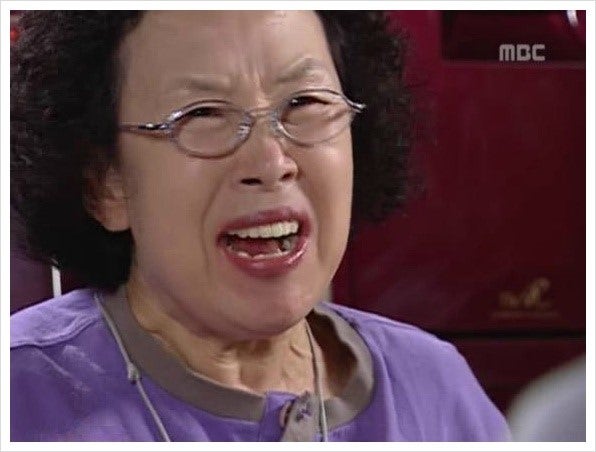 블래스트야 정신 좀 차려! 시그를 3번째 내는 건데 아직도 예약판매랑 1차 판매를 구분 못 하니!? 예약판매는 품절이 뜨면 안 되는 거라고! 심지어 판매 시작하고 1시간도 안 되서 다 품절이라잖아, 수요조사를 하든가! 왜 우리 애들 얼굴 보려는데 팬들끼리 경쟁하게 만드냐고!!! #블래스트 #플레이브