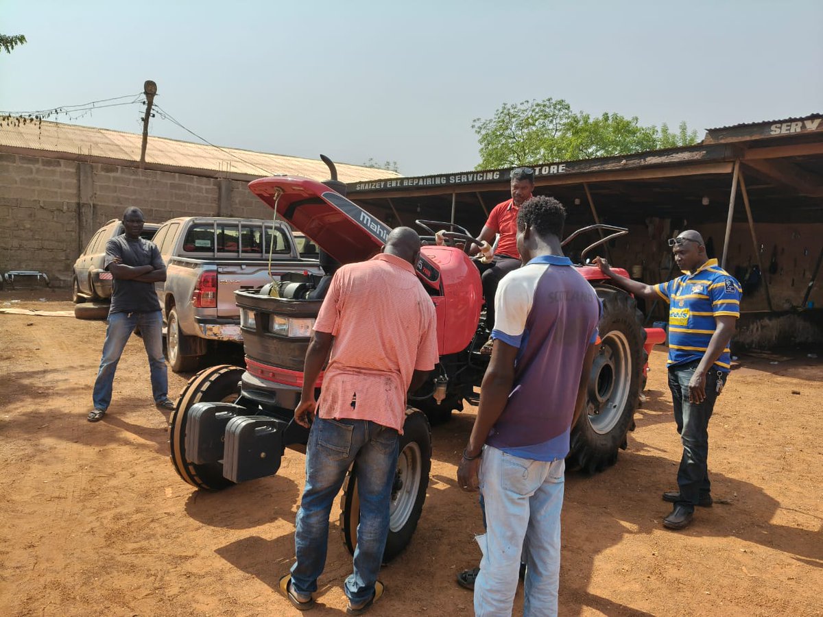 kstyagi_72's tweet photo. Showcased Mahindra tractors in Tamale, Northern Ghana! 🚜 Farmers &amp; partners engaged, pipeline built ahead of harvest. Ready to support farmers faster &amp; reliably.

#Mahindra #Agriculture #Tamale #FarmMechanization #FarmersFirst https://t.co/uMv5Y1VCEY
