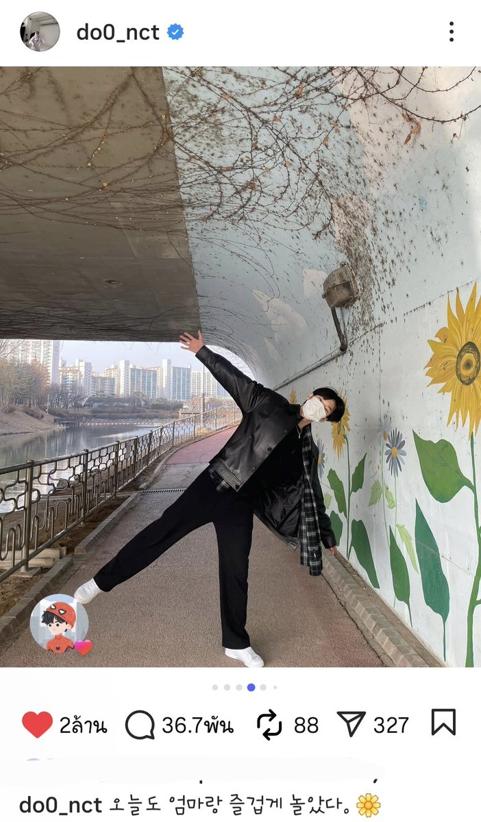 kimcool1401's tweet photo. ยืนยันอีกเสียงว่าโดยองติดแม่มากมีช่วงหนึ่งที่โดยองไปเดตกับออมม่าบ่อยมากกๆ ไปคาเฟ่กับออมม่าเล่นโยคะเป็นเพื่อนออมม่า อ้อนให้ออมม่าซื้อคาบิกอนให้ ลูกชายคนเล็กบ้านนี้ติดแม่มากจริงๆขนาดถ่ายรายการกับพี่กงมานถึงบ้านสิ่งแรกที่ถามหาคือถามหาแม่ 5555555555555 https://t.co/GdeUBhxCRn
