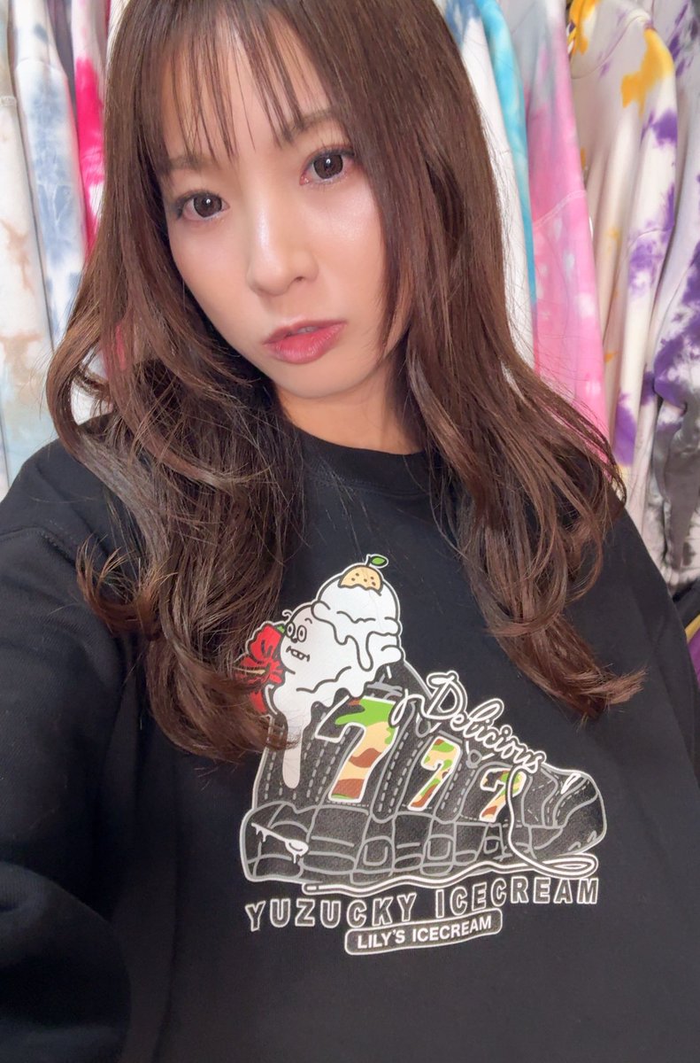 koyuzuCH's tweet photo. お知らせです！！

リリーズアイスクリームさんとのコラボグッズをネット販売することになりました🫶
▶︎トレーナーは受注販売
▶︎キーホルダーは50個のみ
▶︎受注期間は12/15~12/29

🍨ご購入はコチラ🍨
https://t.co/4CTqaRUZoF

詳細はYouTubeで👐
https://t.co/GrhJbUtySS

ぜひ🥰 https://t.co/lzFYE9CYPZ