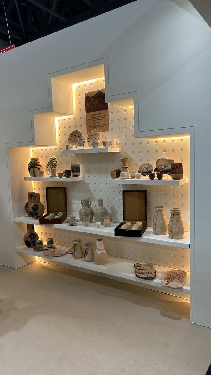 سعدتُ بمشاركتي في معرض #أرتيجانو في فييرا بميلانو تحت مظلة وزارة الثقافة وهيئة التراث، حيث عرضتُ أعمالي الفخارية التي تجسّد روح الحرفة السعودية وتبرز عمقها التاريخي، في تجربة أسهمت في تعريف الزوّار بجمال التراث الوطني السعودي
#وزارة_الثقافة 
#عام_الحرف_اليدوية_2025 
#هيئة_التراث