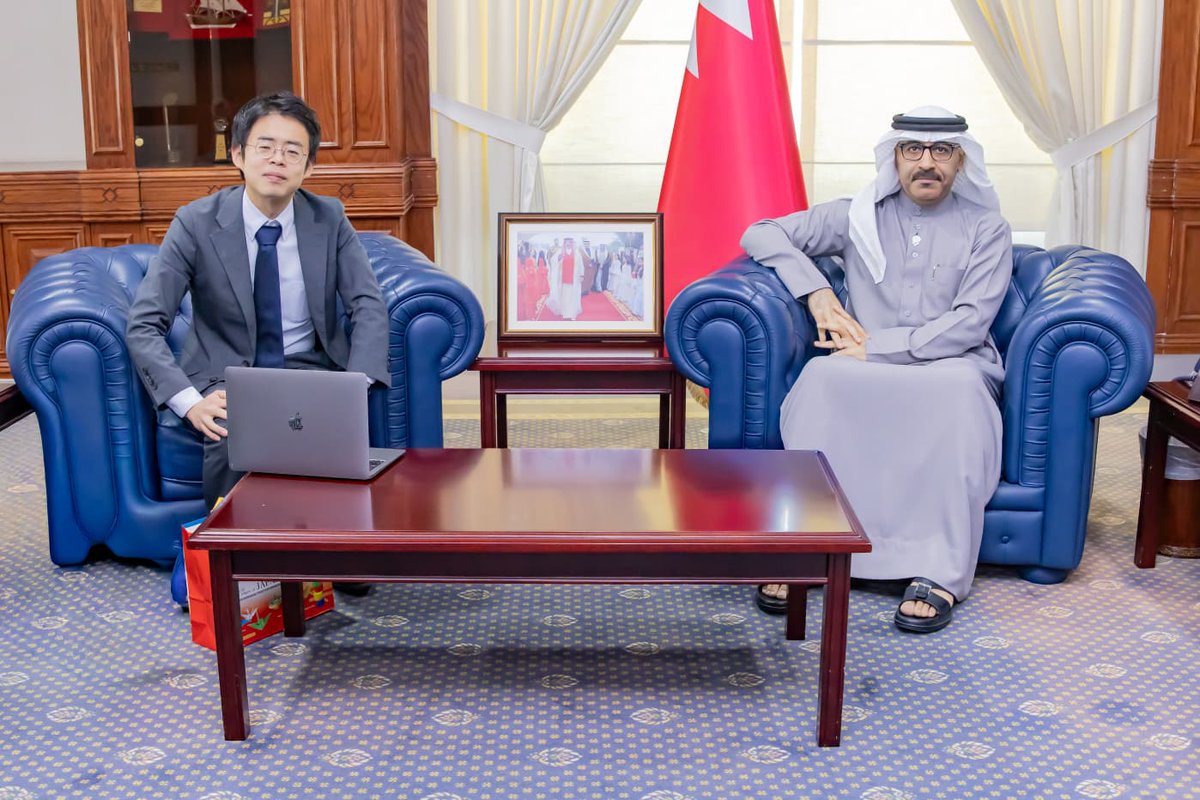 MoeBahrain tweet media