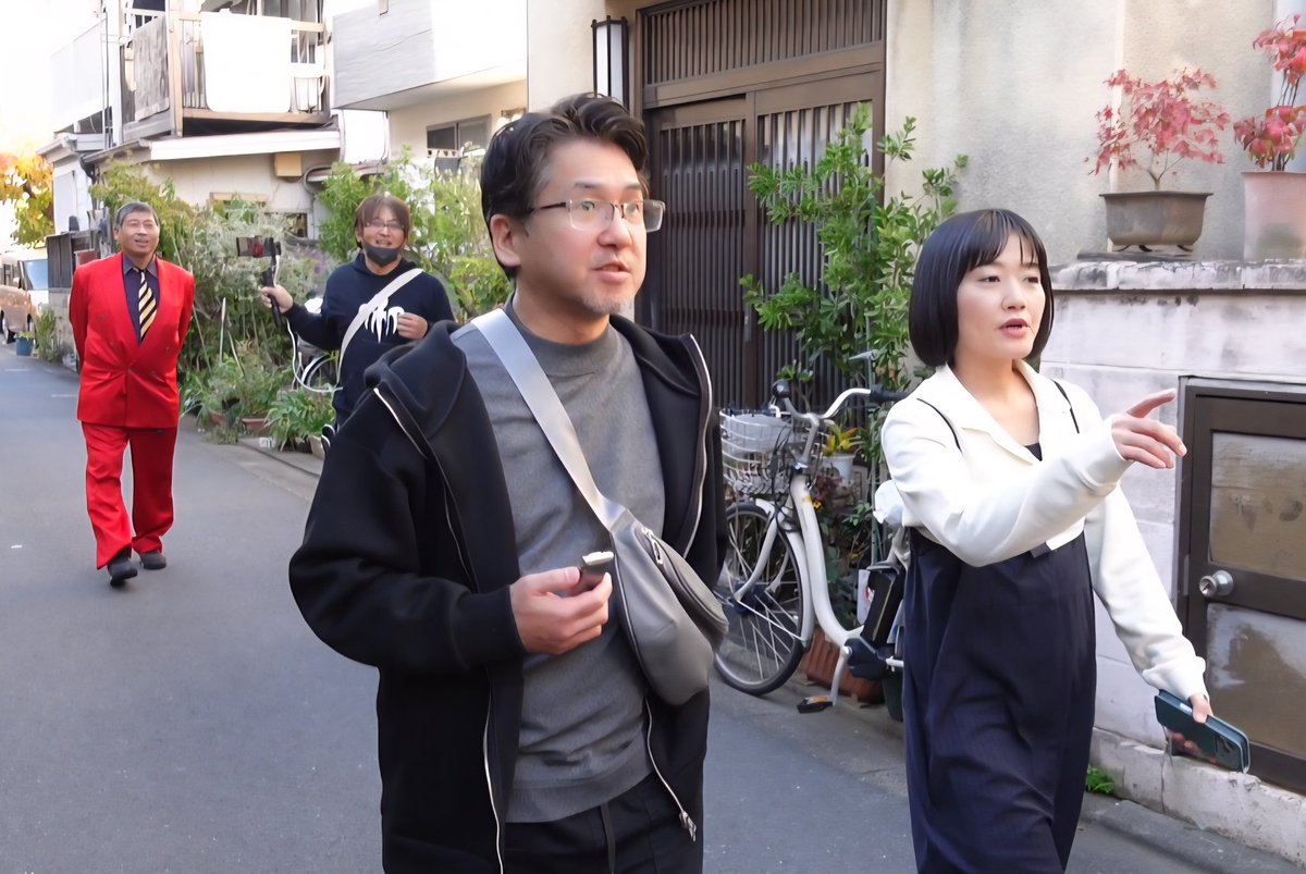SyncleMusiccccc's tweet photo. お笑い芸人の #ゆきおとこ さんと女優の #阿部瑞歩 さんが北千住を街ぶらする動画です。いろんな出会いや発見があり楽しい撮影でした。
https://t.co/0SQ2urgrO9 https://t.co/klAHZcDS84