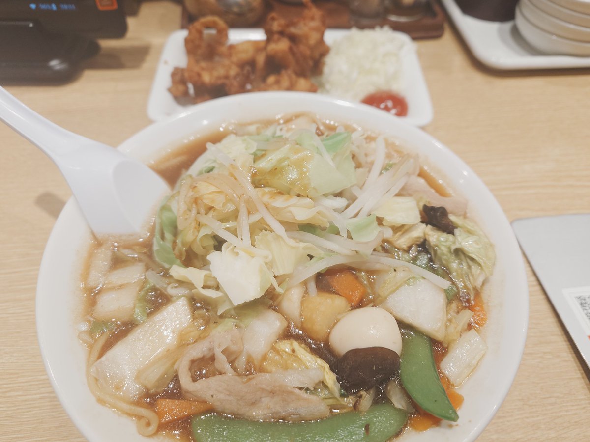 m_sammy_00's tweet photo. #五目そば は好きけどエビが好きじゃない
けどタッチパネルにこうもなし
なので店員さんに聞いてみた
エビ抜きにできる？
　→できる
どのように注文するの？
　→マッチパネルで注文＋店員が口頭で伝える
とのこと
無事エビ抜き五目そばが届きました✨
店員さんお手数おかけしました
#丸源ラーメン https://t.co/gV6xWSSnNO