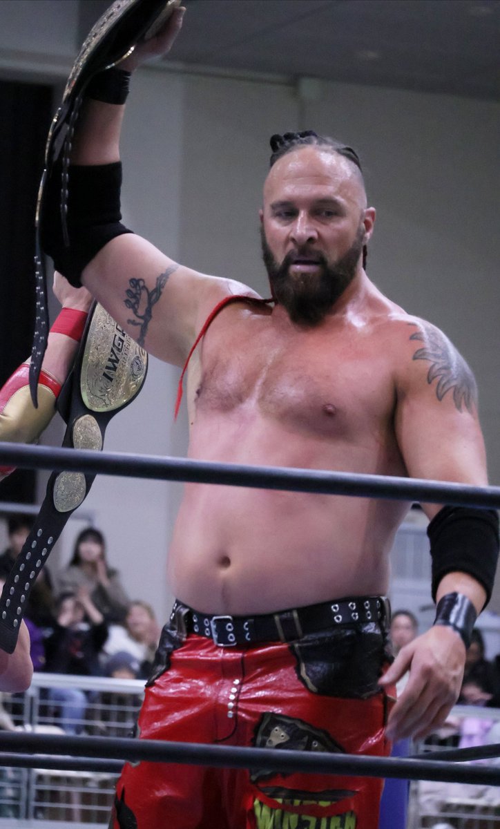 yoshi_711039's tweet image. アーチャーさんは自分が📷初めて1番最初に📷綺麗に撮れて嬉しくて📷教えて貰った方にも凄い褒めて貰い自分の中では特別で大好きな選手😊🫶
また来てね✨

#ランス・アーチャー 選手
#LanceArcher 
#MonsterSauce
#njwtl  #njpw 
2025,12,7鬼北総合公園体育館