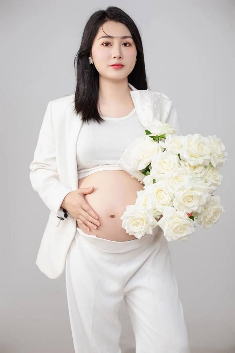 XY202588's tweet photo. 深圳福田区

很有福贵相，转运神器
怀孕8个月
服务一流

有喜欢小小哥哥可以咨询提前预约
60分钟一次1688 
特别服务另外收钱
90分钟两次2488

QQ：239722545
客服：@nn0000087
双向：@nn0000087_bot https://t.co/3ZGYP3FLWQ