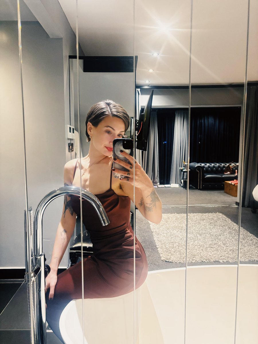 datesaint's tweet image. Gift wrapped 🎁