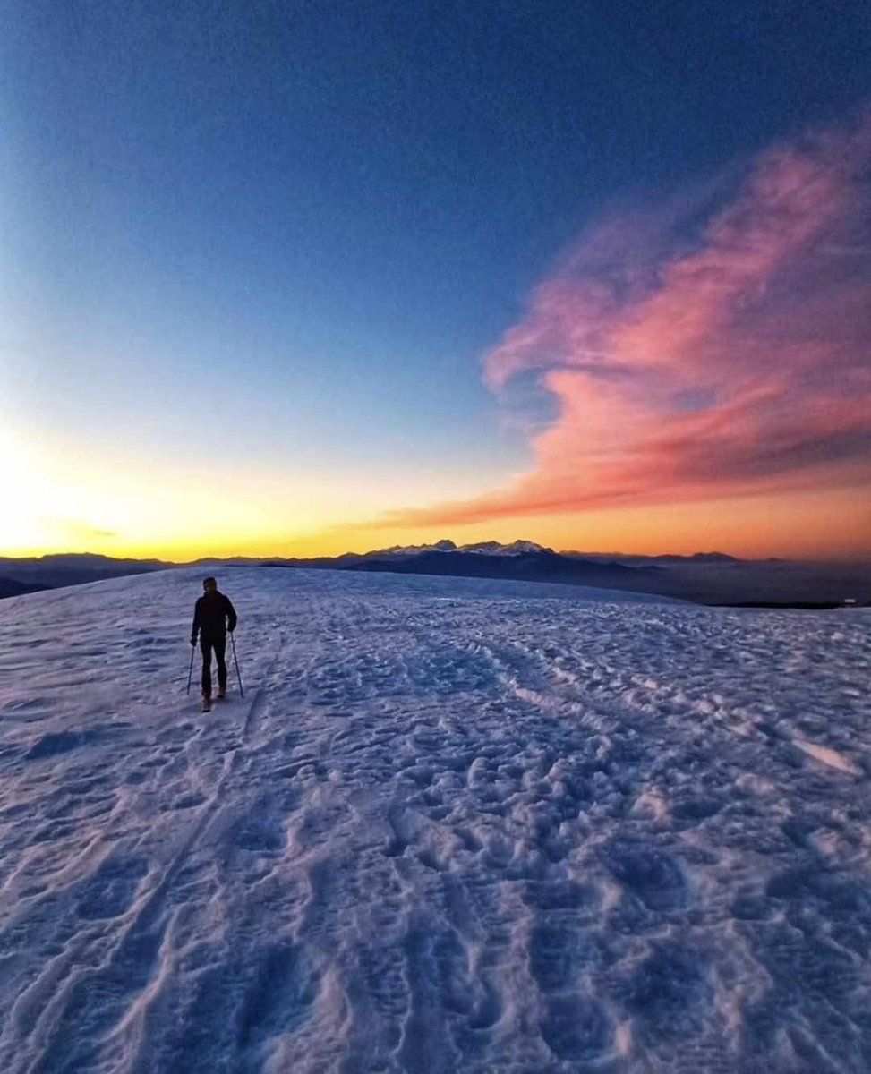 YourAbruzzo's tweet photo. Sulla #Maiella, al tramonto, la #neve si fa silenzio e il cielo accende colori che restano negli occhi. Camminare qui รจ sentire lโ#Abruzzo che respira, passo dopo passo!
๐ธIG rotux65
#viaggioinabruzzo #sunsetpics https://t.co/YBavbqF1jB