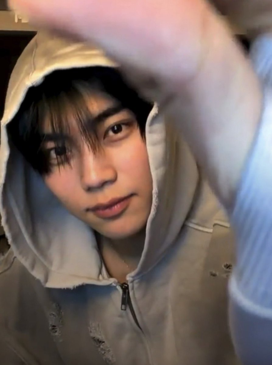 저화질의 건욱 tweet media