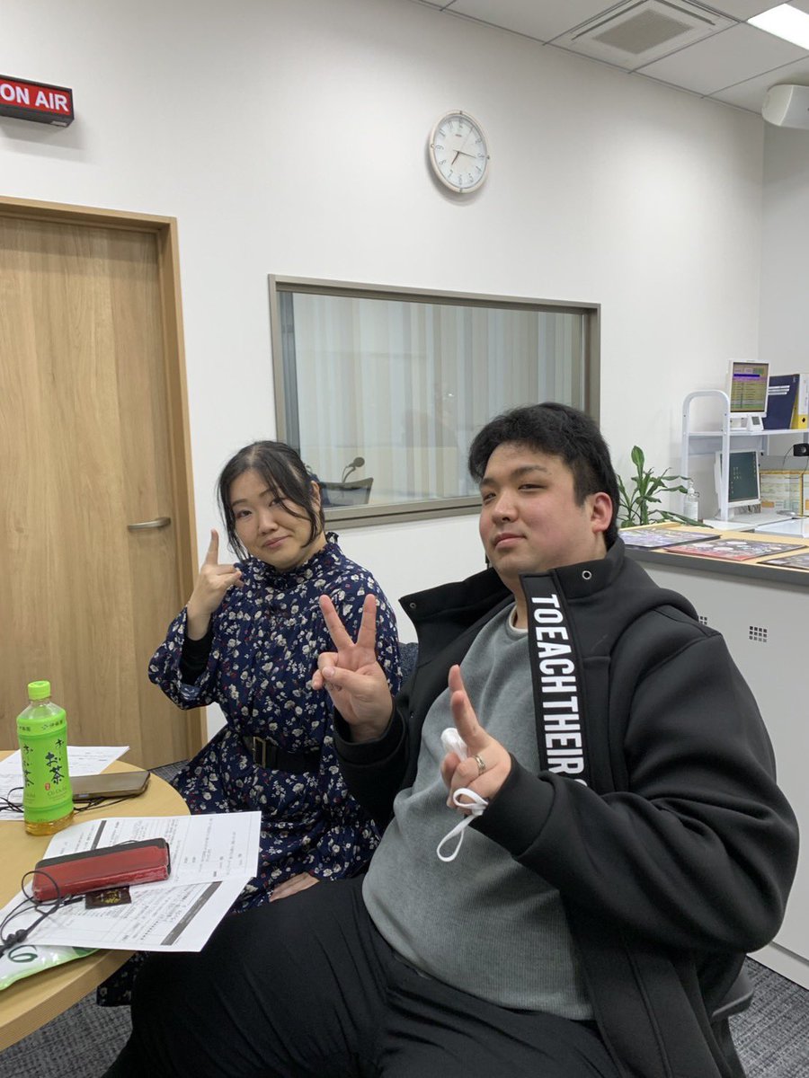 #マブダチ の皆様、こんばんは☃️
風があって寒いですが #マブフラ で体温上げていきましょ⬆️⬆️

今夜は⬇️
◆ベネセーレ企画
◆ホラーナイト　あおいさん シュンさんゲスト

19:30〜 #FMいちのみや で熱く生放送📻
聴いてね🎼

#MarblingFriday
#iwave
#JESスタジオ