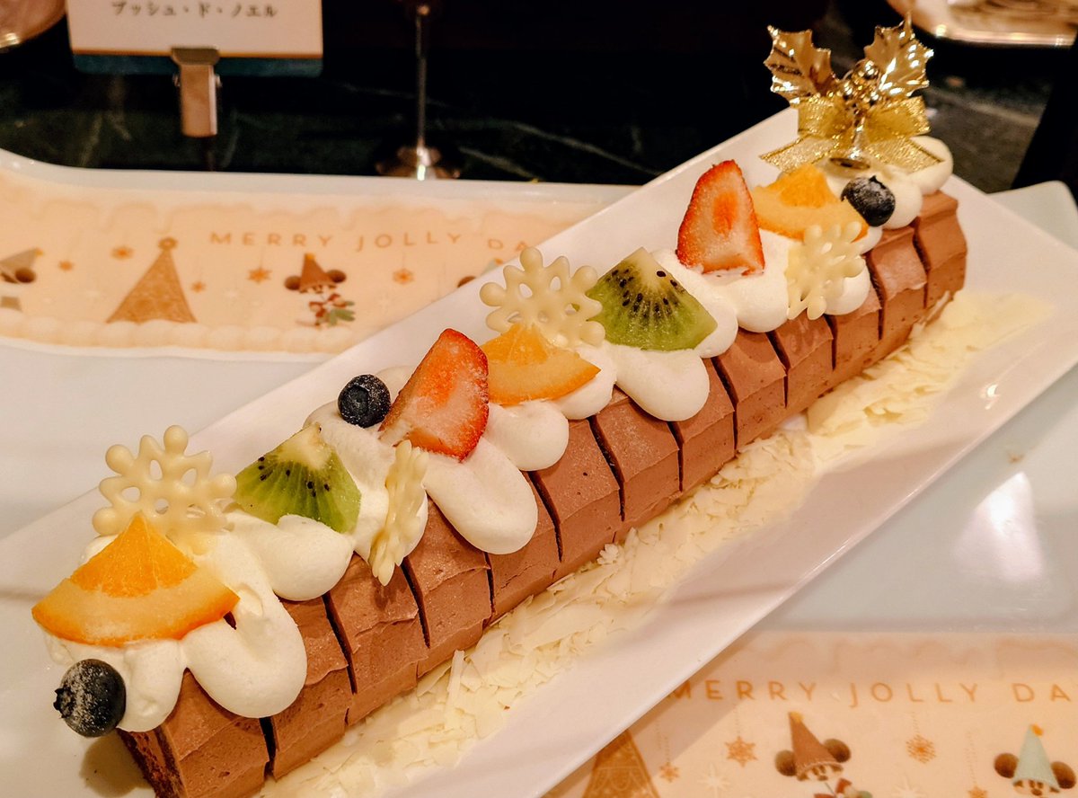 dianna828's tweet photo. クリスマスブッフェを満喫✨️
してたら地震で揺れた https://t.co/Gf8B0grrkj