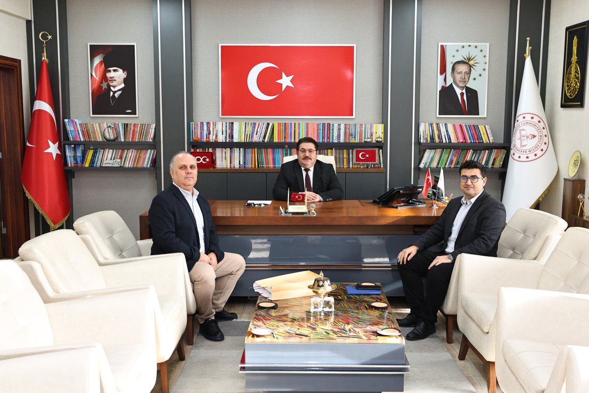 Toyota Sakarya Kurumsal ve İş Planlama Müdürü Erhan Karsak ve Müdür Yardımcısı Serkan Başak, İl Millî Eğitim Müdürümüz Coşkun Bakırtaş’ı (<a href="/coskunbakirtas/">Coşkun BAKIRTAŞ</a>) ziyaret ederek iş birliğinde yürütülen proje çalışmaları istişare edildi.

<a href="/Yusuf__Tekin/">Yusuf Tekin</a>
<a href="/tcmeb/">Millî Eğitim Bakanlığı</a>
<a href="/dogan_rahmi/">Rahmi Doğan</a>