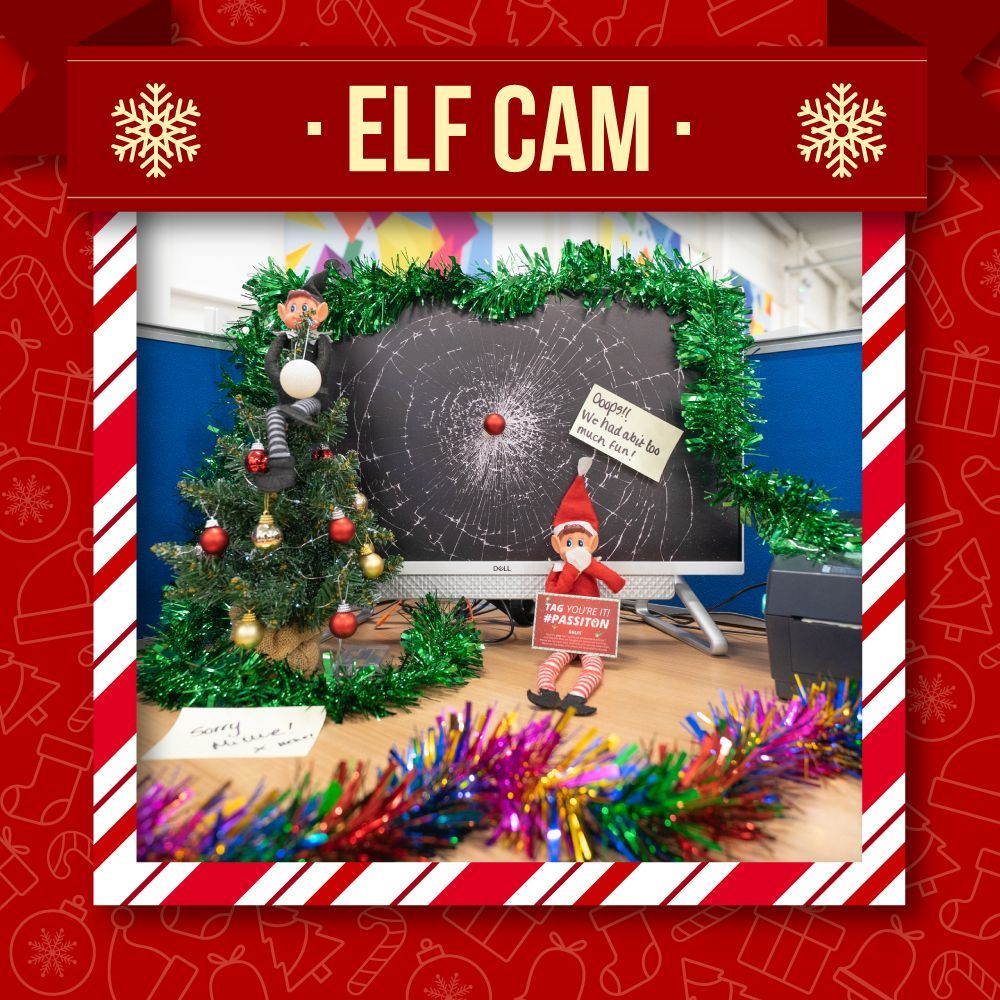 🔴 Elf Cam 🔴

Oh no! The elves have had a little but too much fun on Millie's desk &amp; completely cracked her screen!!!

xldisplays.co.uk

#elfcam #xldisplays