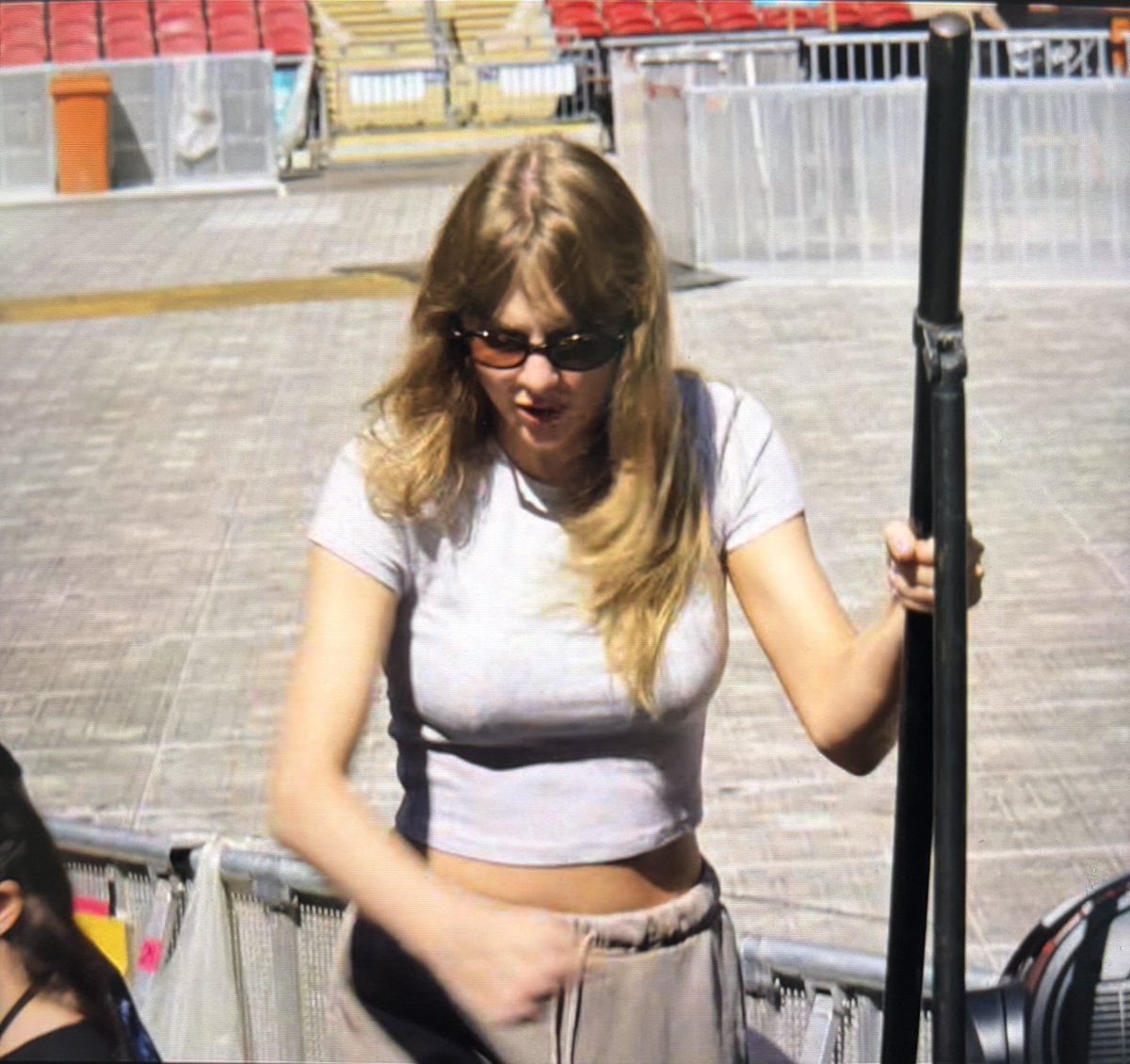 ttpoetslover's tweet photo. I know it's not the same night but I take it as confirmation that this was her https://t.co/XGc0CLd0c6