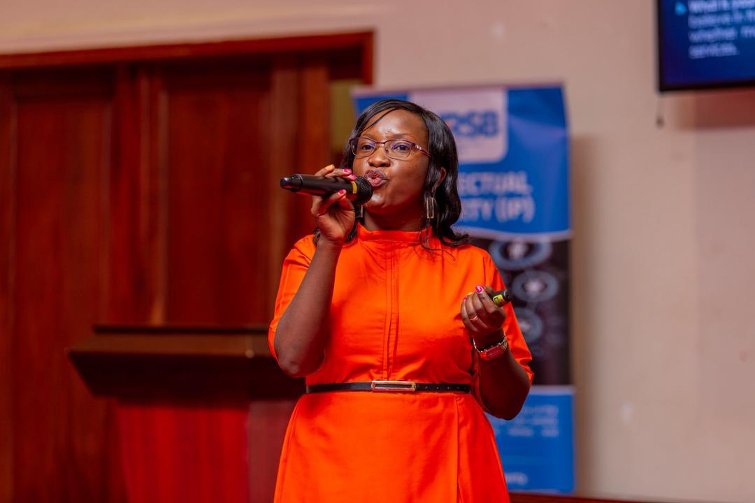 greyce99's tweet photo. Ms Lillian Nantume, Founder and Managing Director GSWIM takes us through the pitching rehearsals, she begins by defining the term pitching: basically means how you sell or market your idea or product, the types and purposes of pitching.
#IPinABox #PlayLearnProtect https://t.co/0cEyOKFLde