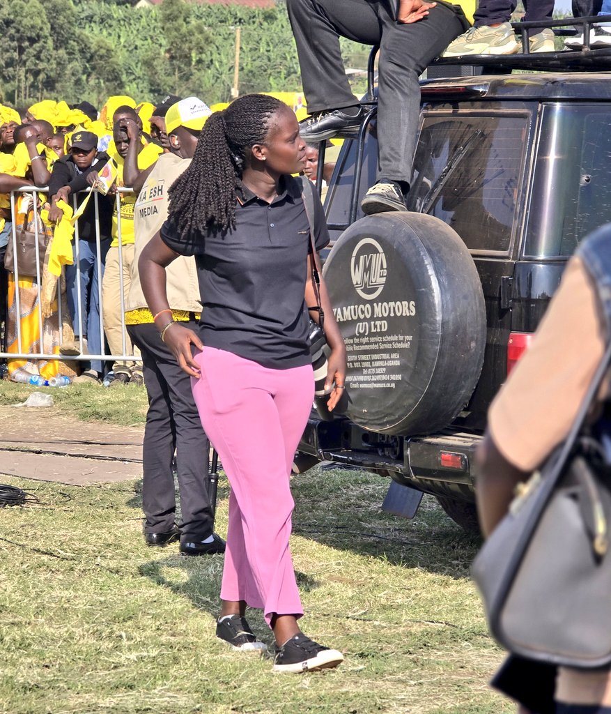 inahamya's tweet image. Lens queen

@MollanJoyce How are you.

I have my friend @Kachainamedia, he would like to take you to @dnlavy for a Dozen of beautiful, black, polo T shirts like the one you are putting on in pictures below.

This is to appreciate the work you are doing as a photo journalist.…