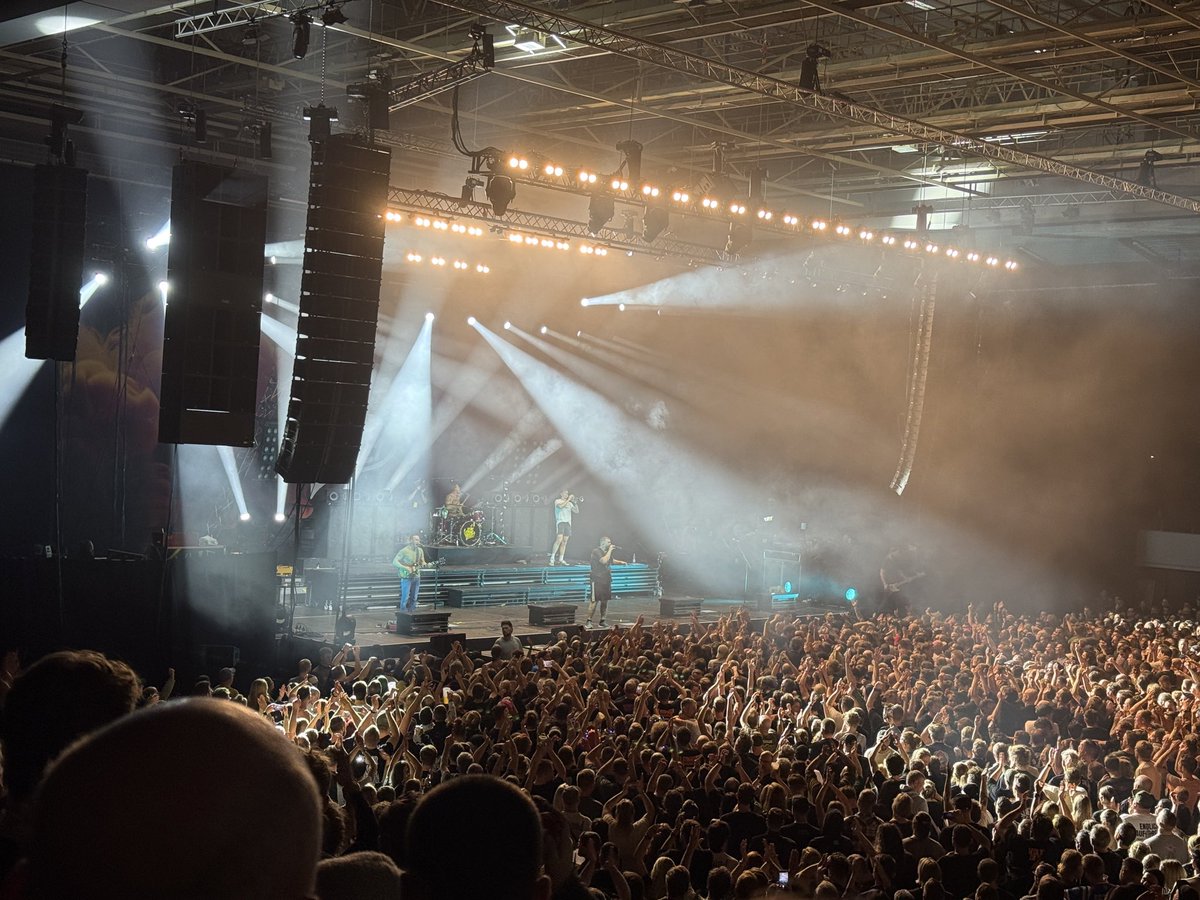 Was ein Konzert! <a href="/feinesahne/">Feine Sahne Fischfilet</a> danke! 🙏🏼