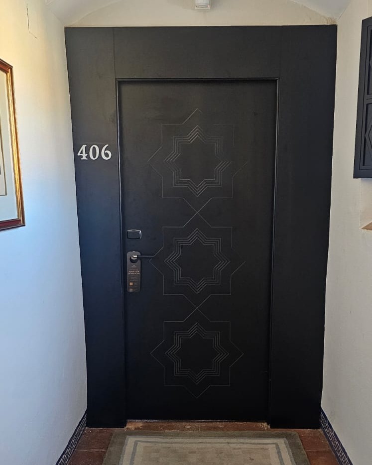 PuertasDayfor's tweet photo. 🚪 ¡Nuevo proyecto para el Parador de #Carmona @paradores ! Hemos fabricado puertas personalizadas para los espacios del Parador, adaptadas a las necesidades de cada ambiente. ¡Un proyecto que combina perfección y elegancia! 😊

#PuertasDayfor #PuertasTécnicas #ParadorCarmona https://t.co/QuEbJmWUVM