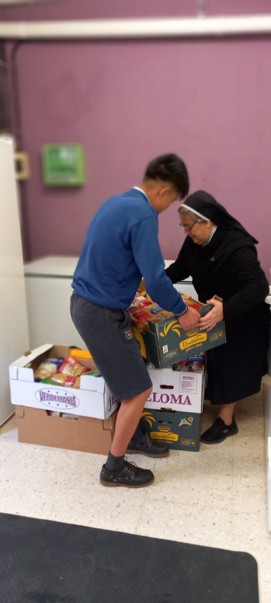Un año más gracias a vuestras donaciones en el día de nuestra Patrona se hace entrega de casi 300kg de alimentos al Hogar Nuestra Señora de los Desamparados
#loretosolidario