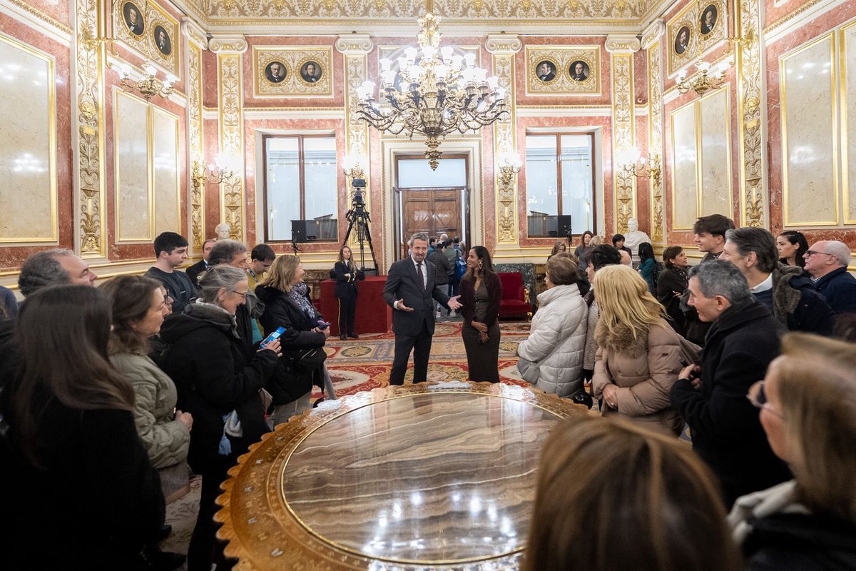 🦁🏛️🦁 Comenzamos la primera de las Jornadas de Puertas Abiertas del Congreso.

Como siempre, un placer recibiros y poder charlar con vosotros en vuestra casa, la de la soberanía nacional 🇪🇸
