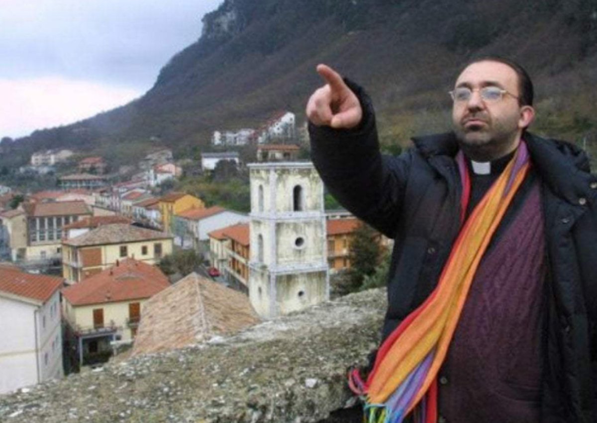 Image for the Tweet beginning: 🚨⚡️“Enfant Jésus fille” ⚡️

🔴 Noël