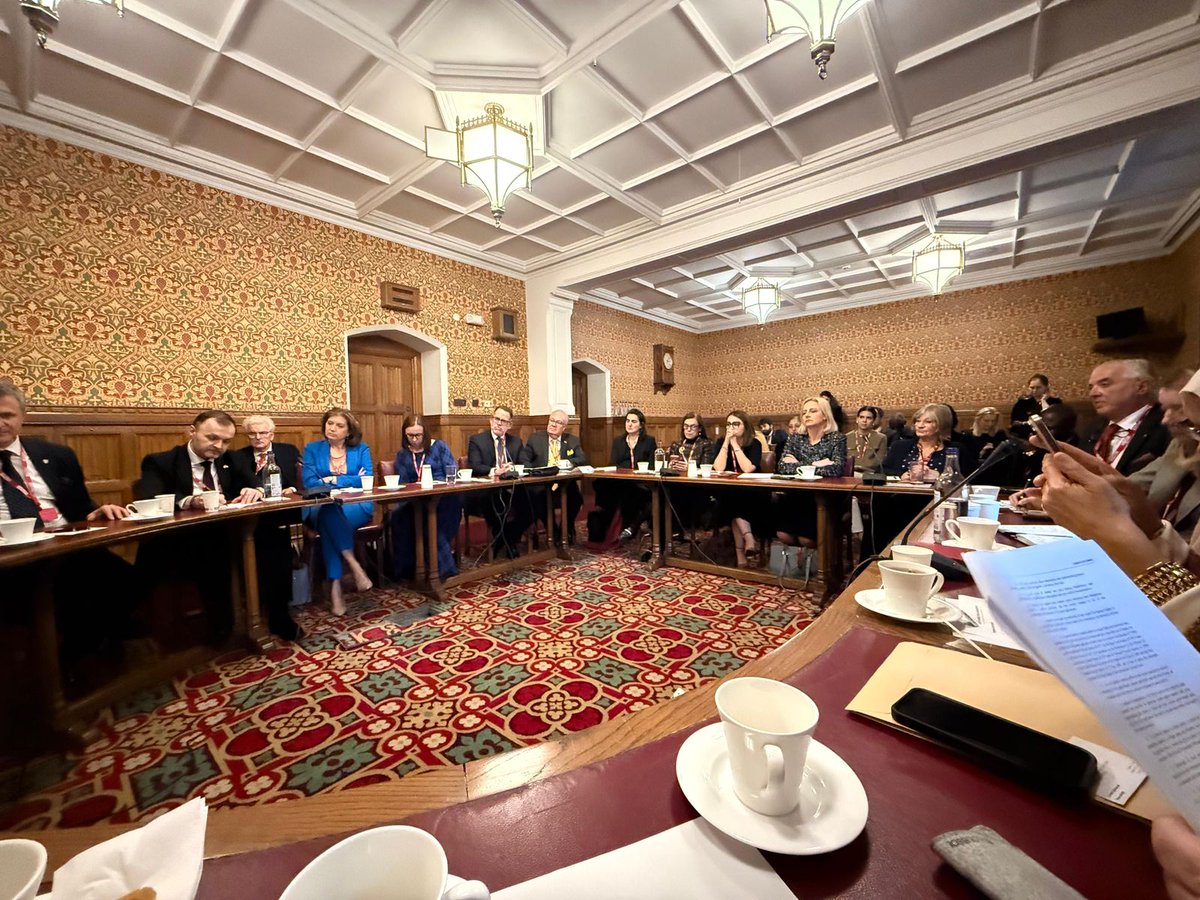 Maldives in UK tweet media