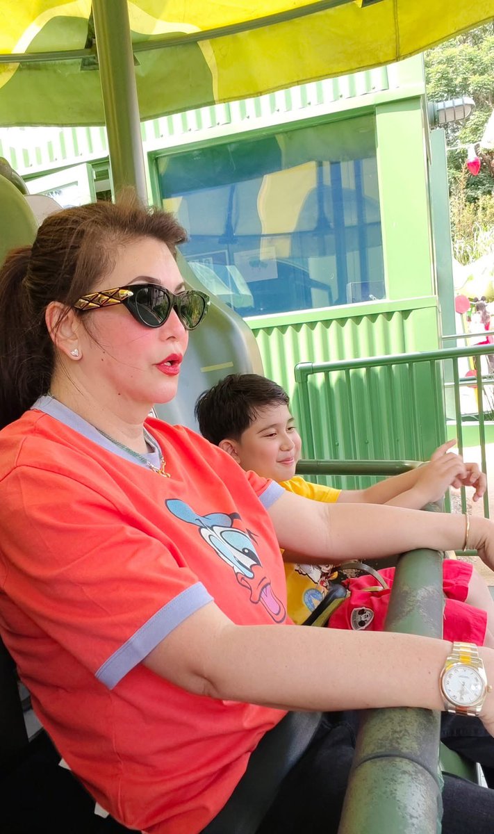 gitna ‘yan siya 😆 cutiee