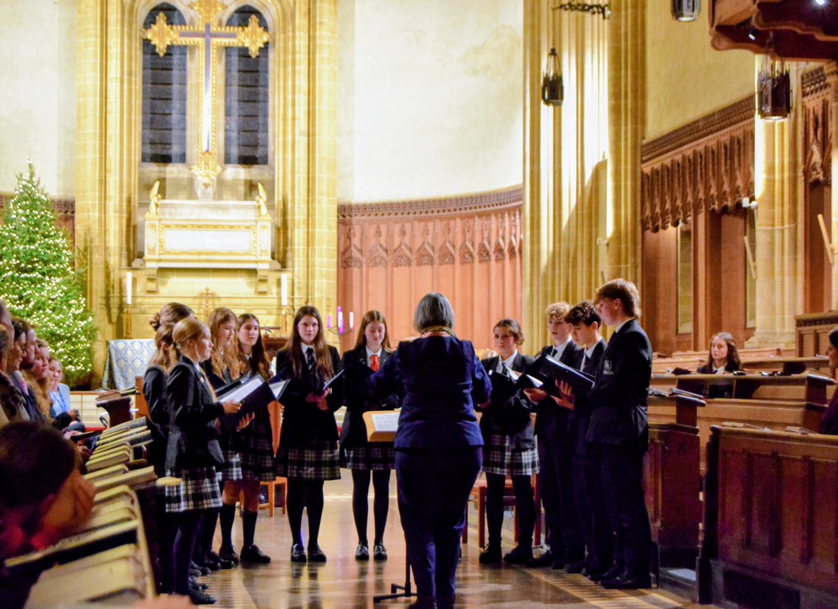 BroadwaterNews's tweet photo. This week our choir took part in the first GLT Winter Concert at Charterhouse School, celebrating an incredible showcase of talent, teamwork, and community. Thank you to everyone who attended and supported our students – it was truly a night to be proud of! 💫
@GreenshawTrust https://t.co/vsKolOu5xJ