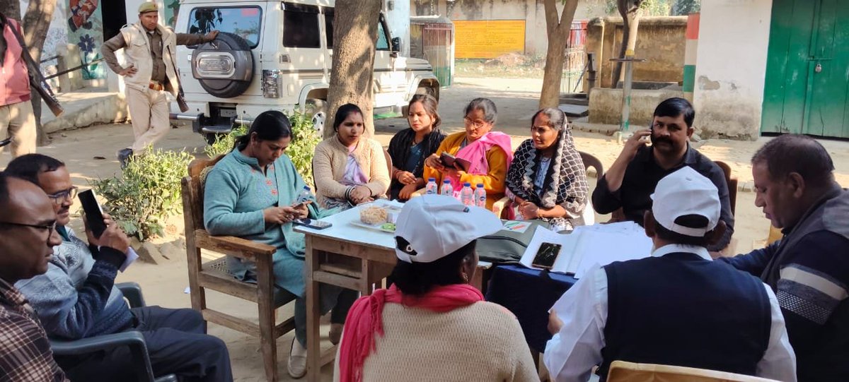 माननीय आयोग के निर्देशानुसार विधान सभा क्षेत्र 283 नानपारा में बीएलओ और बीएलए के मध्य बैठक आयोजित की गई, जिसमें एएसडी मतदाताओं की सूची बीएलए के साथ साझा की गई। इस बैठक में आम मतदाताओं की भी उपस्थिति सुनिश्चित की गई।