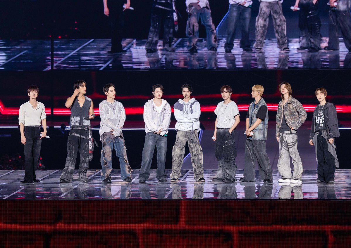 oricon's tweet photo. SEVENTEEN、東京ドーム公演に10万人熱狂💎
「この時間がずっと永遠に続いてほしい」

🔻CARATと“約束”も【※一部ネタバレあり】
https://t.co/36NqG77KVU

#SEVENTEEN #SVT_WORLDTOUR #NEW_JAPAN https://t.co/xshDCTDTpT