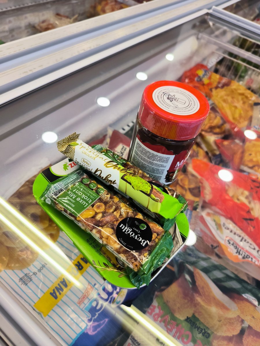 nazdarr_'s tweet photo. Markette çalışınca eşantiyonlar böyle oluyor 😋 https://t.co/loyqmHv2dg