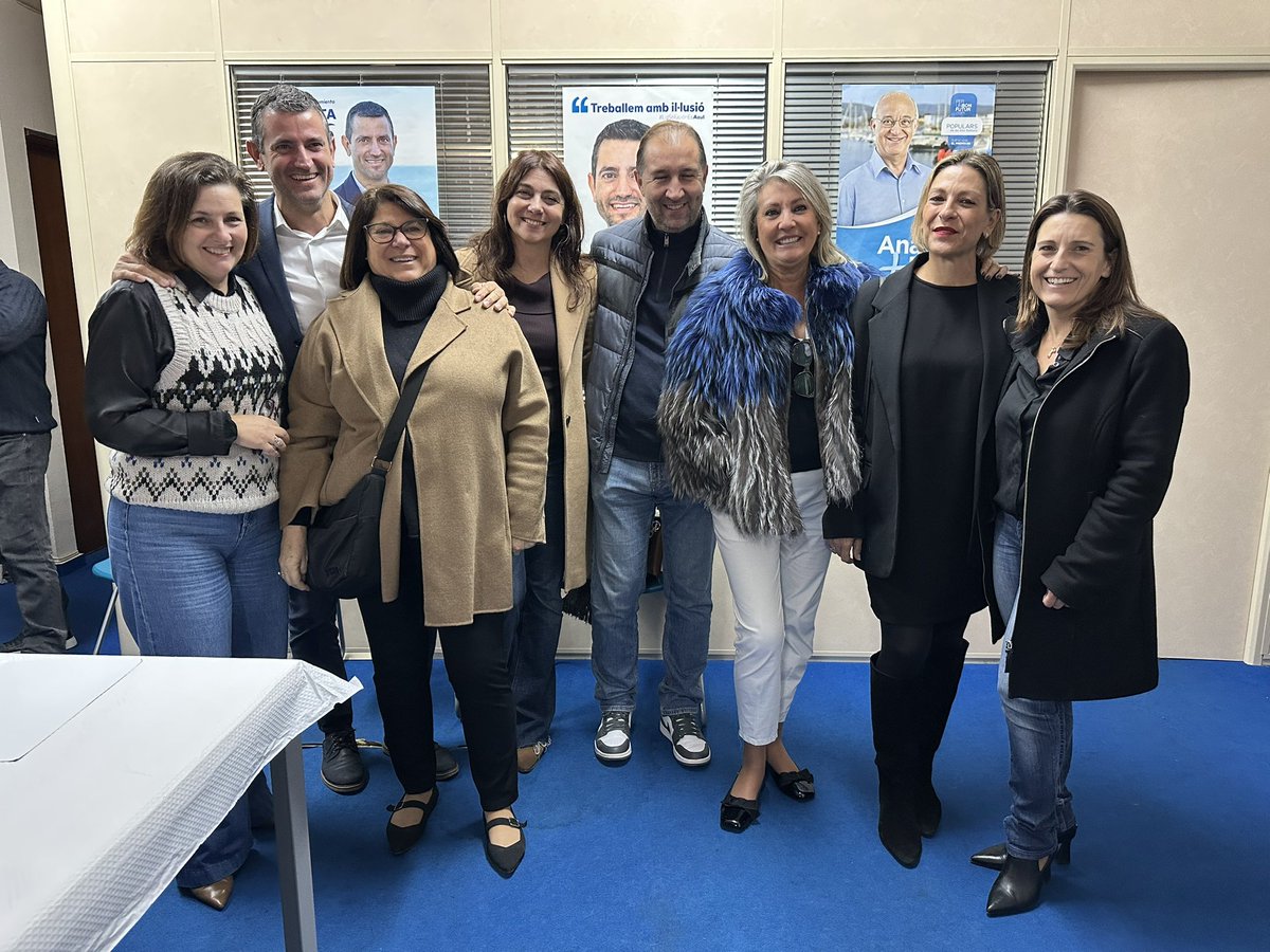 🥂🎄 Celebram el brindis de Nadal en família, amb els nostres afiliats i simpatitzants del <a href="/ppsantantoni/">PP Sant Antoni</a>