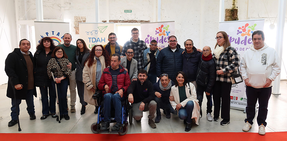 Ya está disponible en #YouTube el primer capítulo de 'La Cura', la serie hecha en #Utrera y protagonizada por personas con #discapacidad
+info >> acortar.link/cNrX3P
#SevillaHoy #cine #televisión <a href="/CiudadUtrera/">Ayuntamiento de Utrera</a>