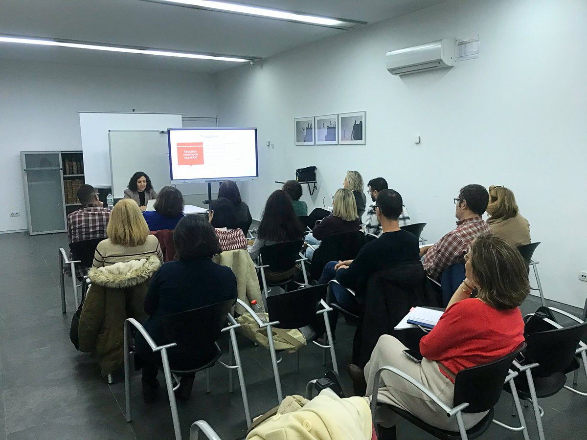 archivosclm's tweet photo. Esta semana ha tenido lugar en el #archivodecastillalamancha el curso formativo sobre el #sistemadegestiondedocumentos de la #JCCM dirigido al personal de archivos municipales de la Región.
#archivosdecastillalamancha
#ArchivosMunicipales https://t.co/DVW4hnsY4t