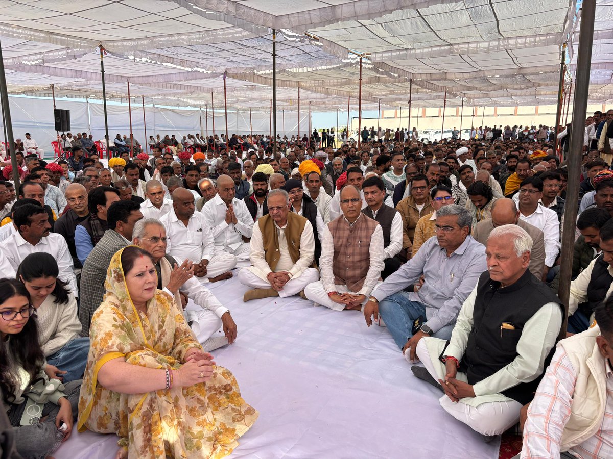 केकड़ी विधानसभा क्षेत्र से विधायक श्री शत्रुघ्न गौतम जी के पूज्य पिताजी श्री नंदकिशोर जी शर्मा के निधन का समाचार दुखद है।
ईश्वर दिवंगत आत्मा को शांति प्रदान करें और शोकाकुल परिवार को इस शोक को सहने की शक्ति प्रदान करें। मालपुरा के शौक सभा में  श्रद्धांजलि अर्पित की। ॐ शांति।