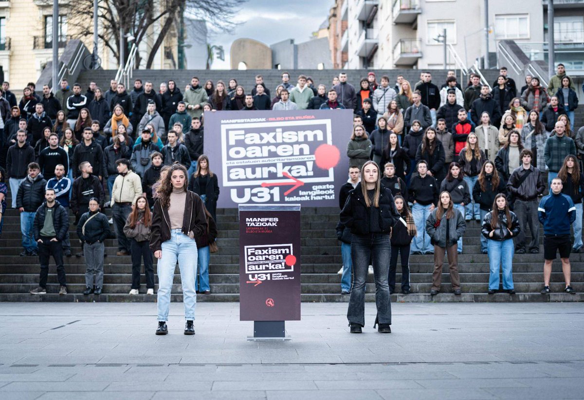 GKSozialista's tweet image. Faxismoaren eta estatuen autoritarismoaren aurka urtarrilaren 31n manifestazioak egingo ditugu Bilbon eta Iruñean. 

Gazte langileon artean faxismoaren aurkako kontzientzia hedatu eta Euskal Herrian aurre egingo dion indar bat dagoela erakutsi behar dugu. 

#U31Mobilizatu