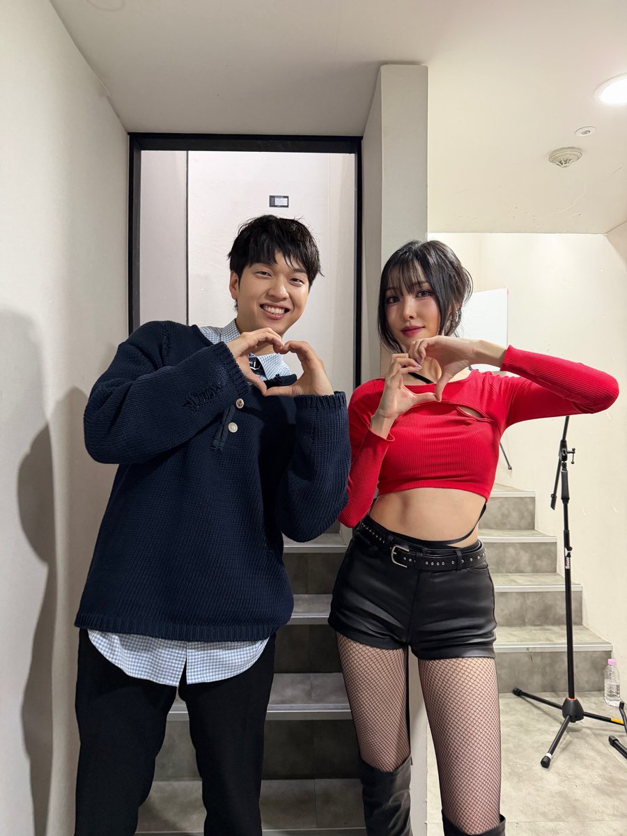GFS_backup's tweet photo. [PIC] 251212 - You Jaepil (you_jaefeel) ig post

👨‍🦰I was happy to spend last weekend with GFRIEND
On Saturday it was Yuju’s fanmeeting and on Sunday it was Sowon’s. I also gained strength from being there🤍It was great to see Umji too! GODFRIEND forever✨

#GFRIEND #SOWON #KIMSOWON #YUJU @YUJU_atarea