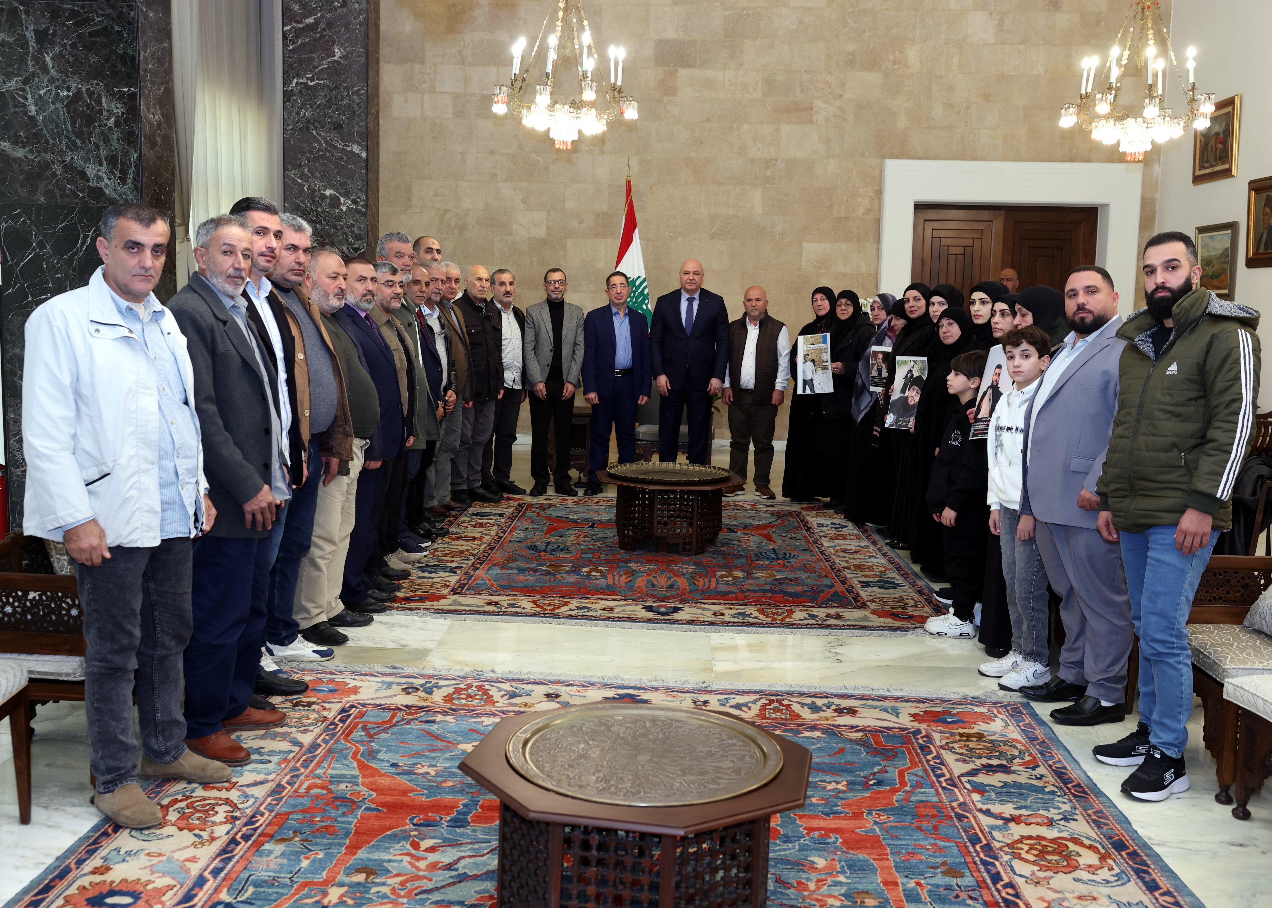 وفد الجمعية اللبنانية للأسرى والمحرّرين في قصر بعبدا. 