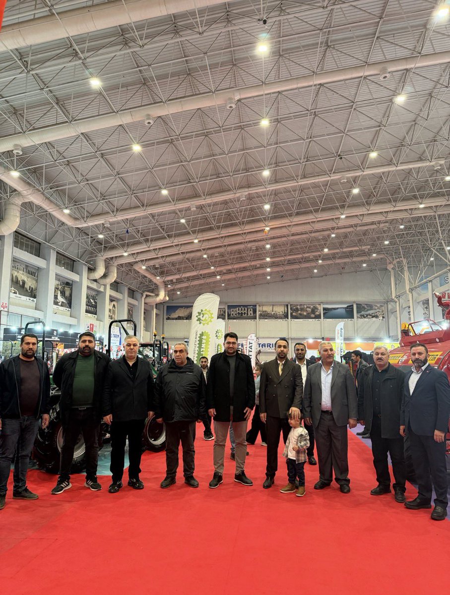 11.Şanlıurfa Tarım, Gıda ve Hayvancılık Fuarı’nı ziyaret ettik. Fuarda emek veren esnaflarımız ve çiftçilerimiz ile bir araya gelerek sıkıntılarını ve taleplerini  dinledik. Şanlı şehrimizin tarım ve hayvancılık alanında hak ettiği yere gelmesi için var gücümüzle çalışacağız.