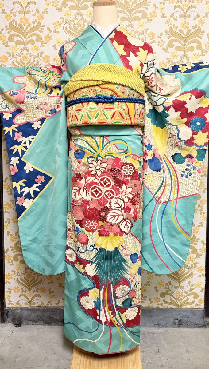 アンティーク着物　花薬玉　おもちゃ柄 アンティーク着物 花薬玉 おもちゃ柄 アンティーク着物 花薬玉 おもちゃ柄