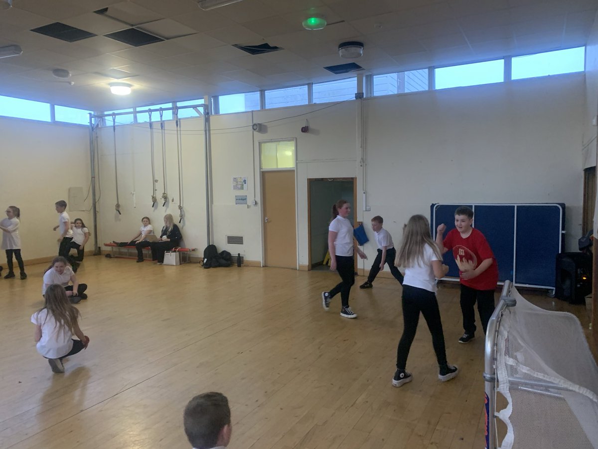 ASKilwinning's tweet photo. #NAPrimaryLeadership 💛🖤

Yesterday @PennyburnPs completed their #MoveAndImprove, delivered by @UniWestScotland coaches JF and BG.

Amazing to see our young coaches leading the teaching of our up and coming primary leaders, thank you!

#InspiringOthers
#NAActive https://t.co/6jOipJAvX3