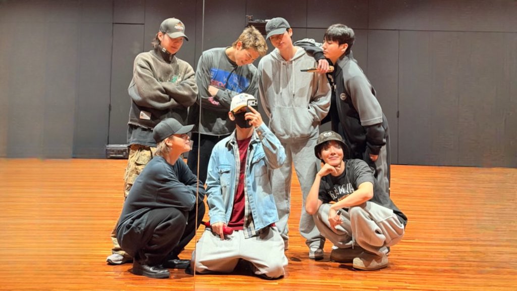 itsopegirl's tweet image. thank you 2025 ♡