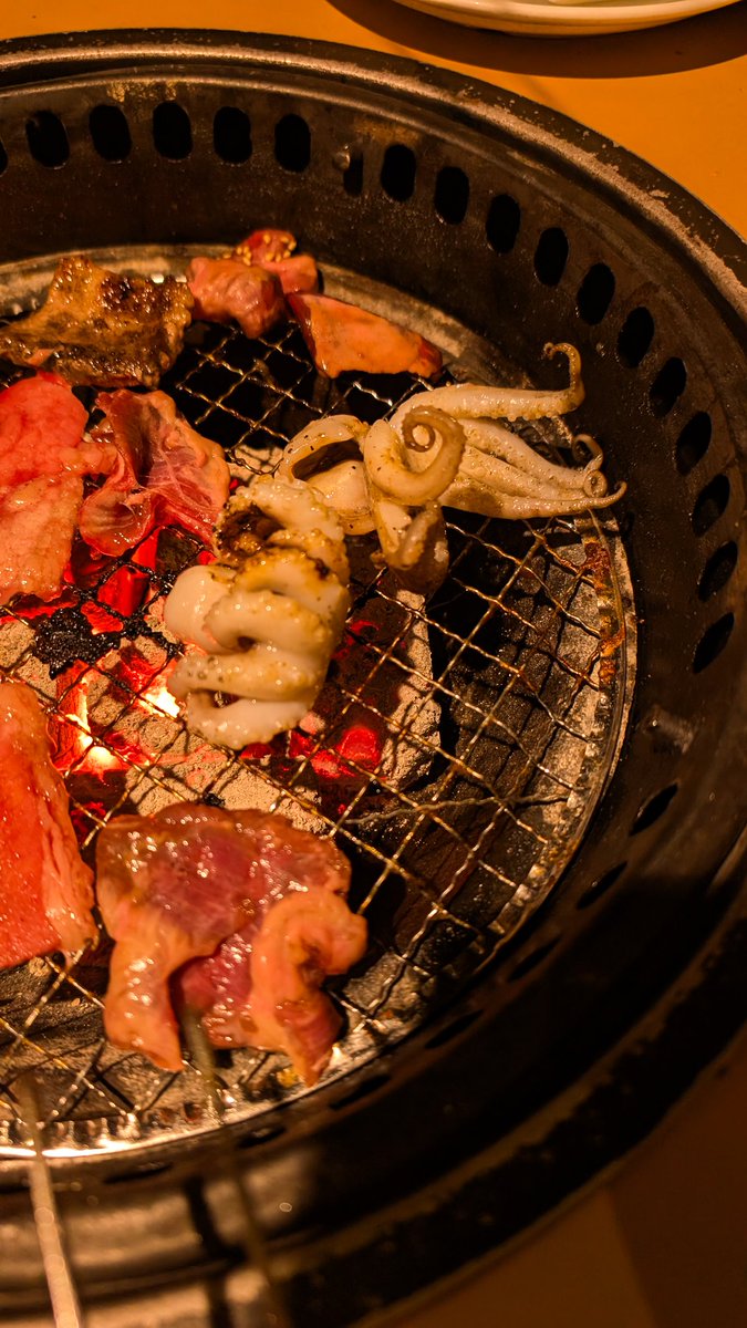 Нет ничего лучше, чем объедаться мясом за счёт компании ❤️