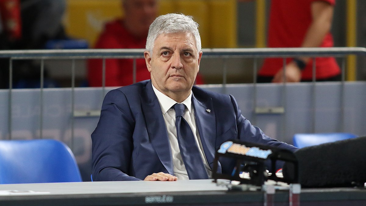 Volleyball_it's tweet photo. 🏐⚪🔴 Civitanova: Il G.M. Cormio “Cartellino assurdo a Nikolov e regola cambiata senza avviso: siamo sconcertati” 💥

👉🏻 📲 Leggi la news su https://t.co/VcBPGLOls9 o sull'APP

https://t.co/1cM11MGvcU https://t.co/FUnkIPvGGZ